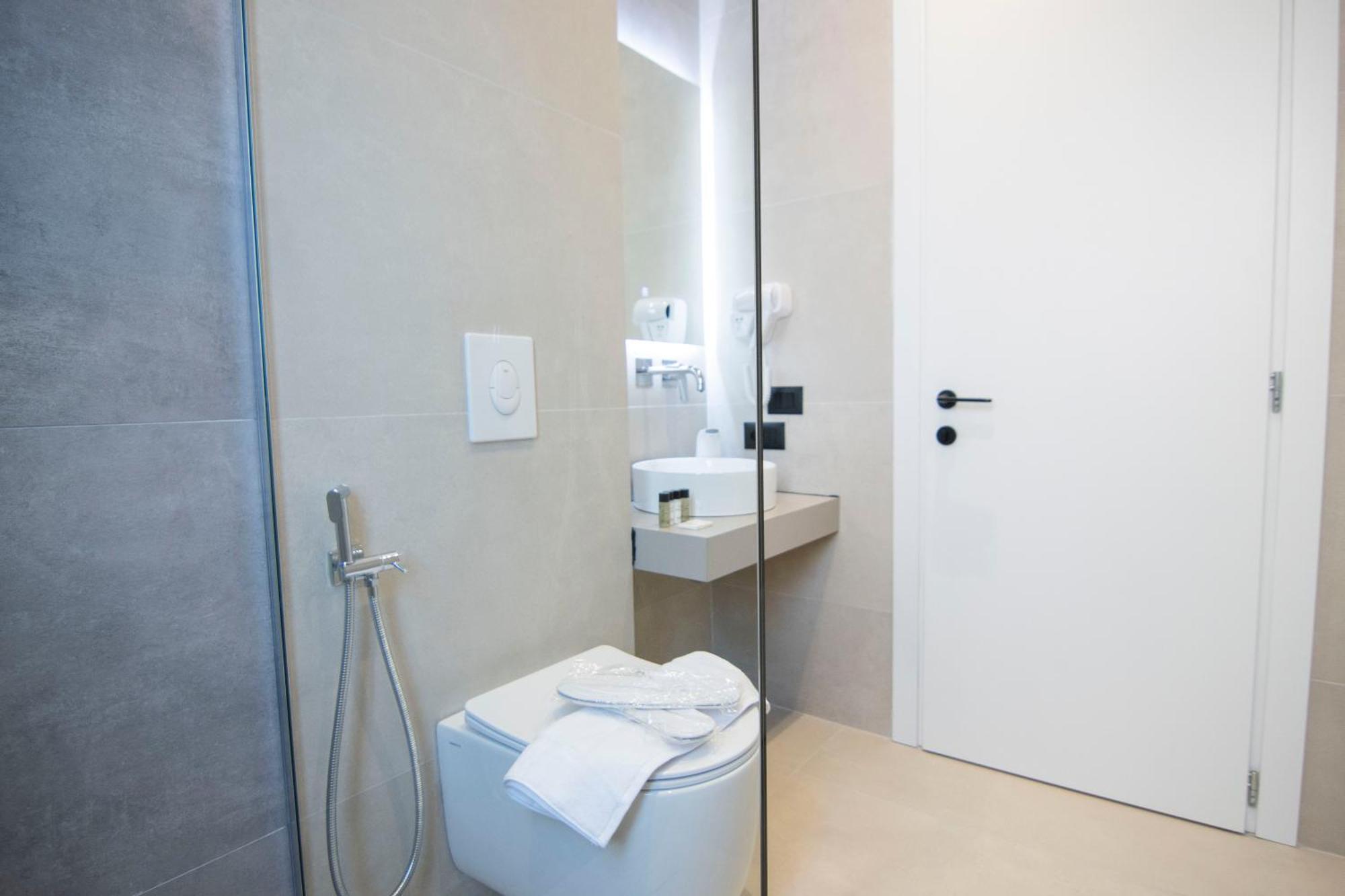 Mina Luxury Rooms 티라나 외부 사진