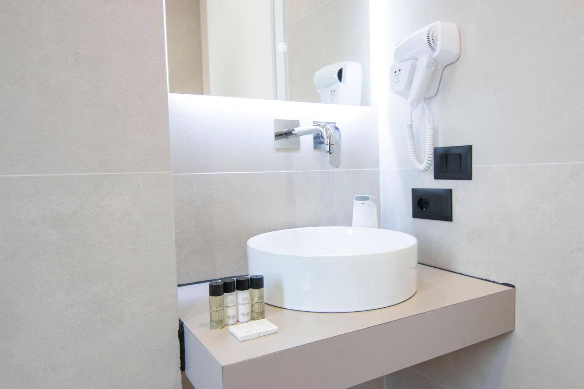 Mina Luxury Rooms 티라나 외부 사진