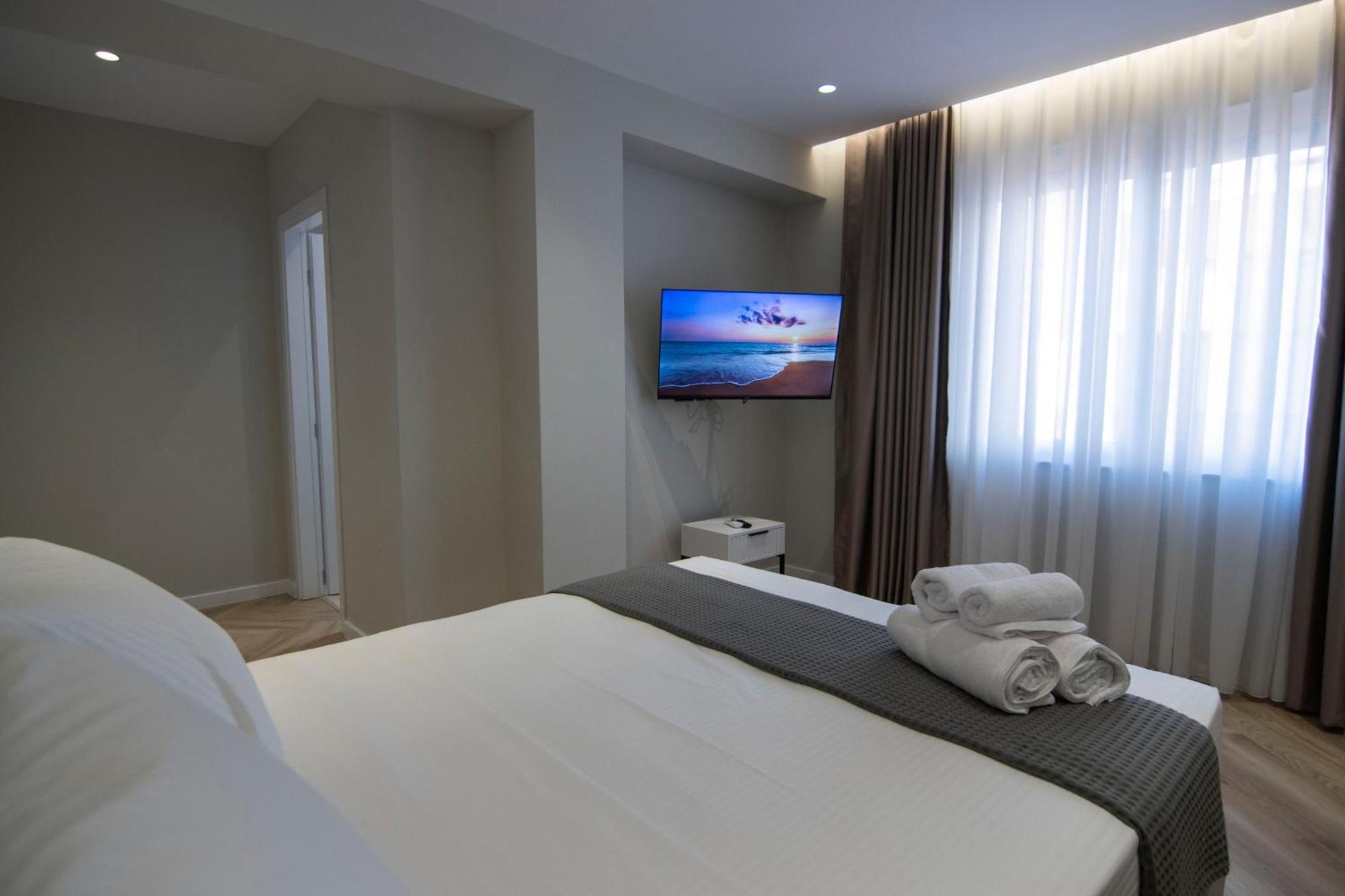 Mina Luxury Rooms 티라나 외부 사진