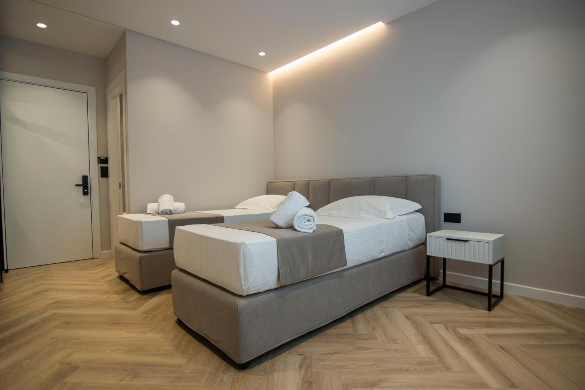 Mina Luxury Rooms 티라나 외부 사진