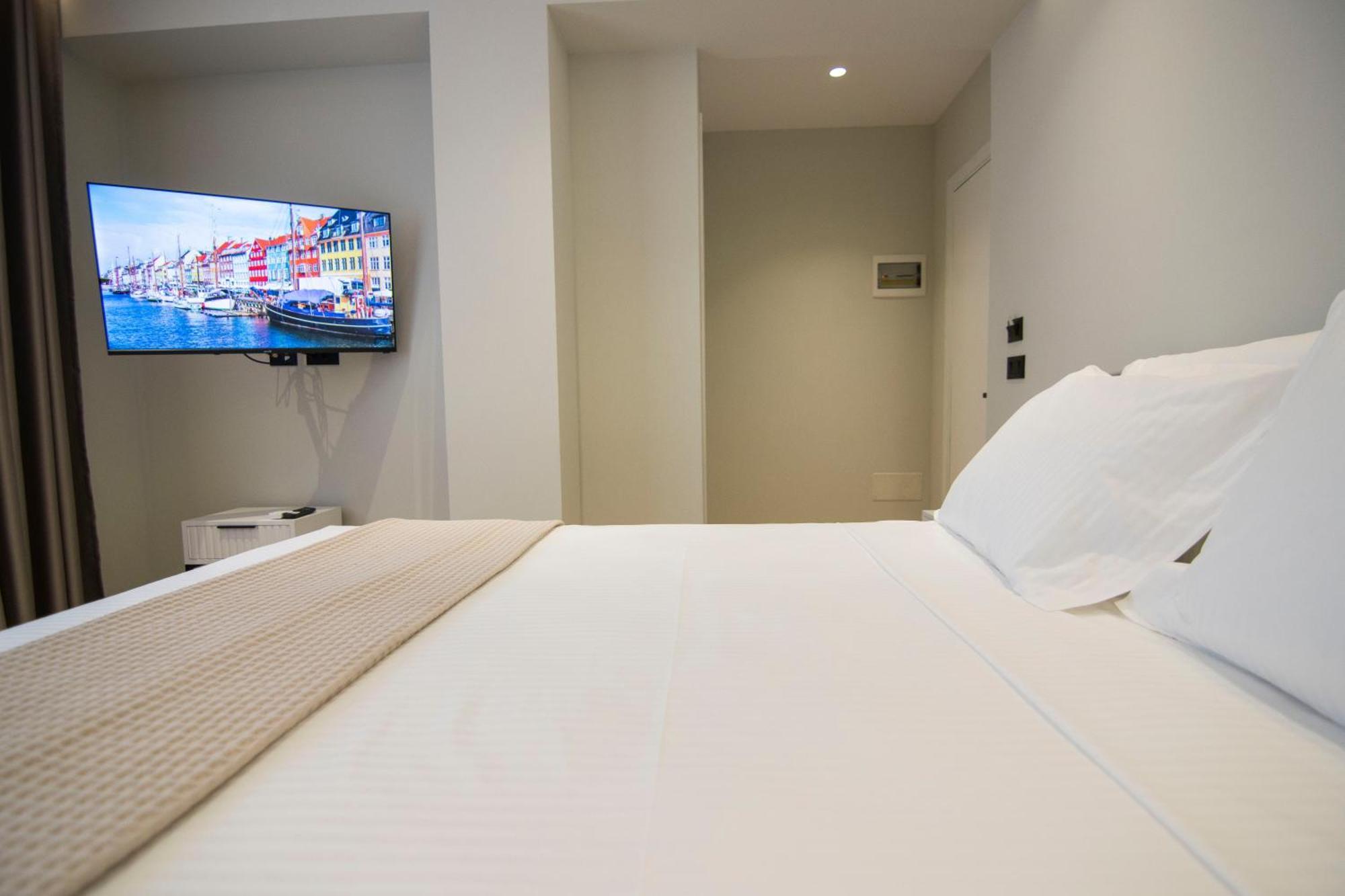 Mina Luxury Rooms 티라나 외부 사진