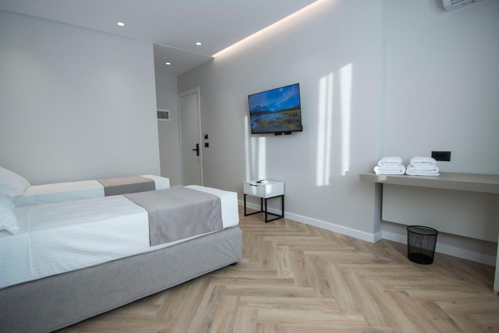 Mina Luxury Rooms 티라나 외부 사진