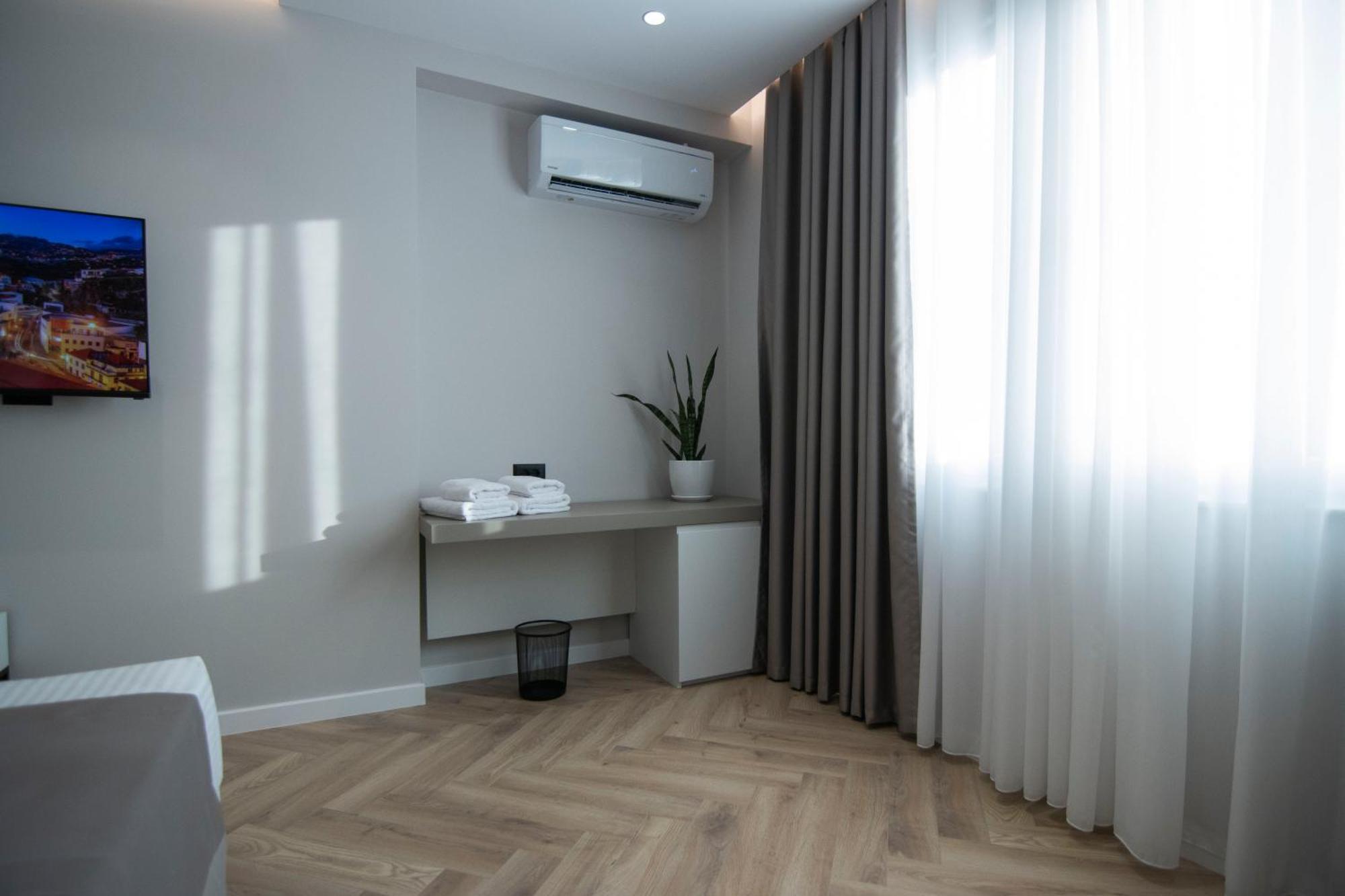 Mina Luxury Rooms 티라나 외부 사진
