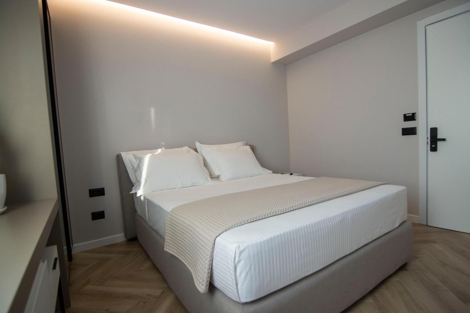 Mina Luxury Rooms 티라나 외부 사진