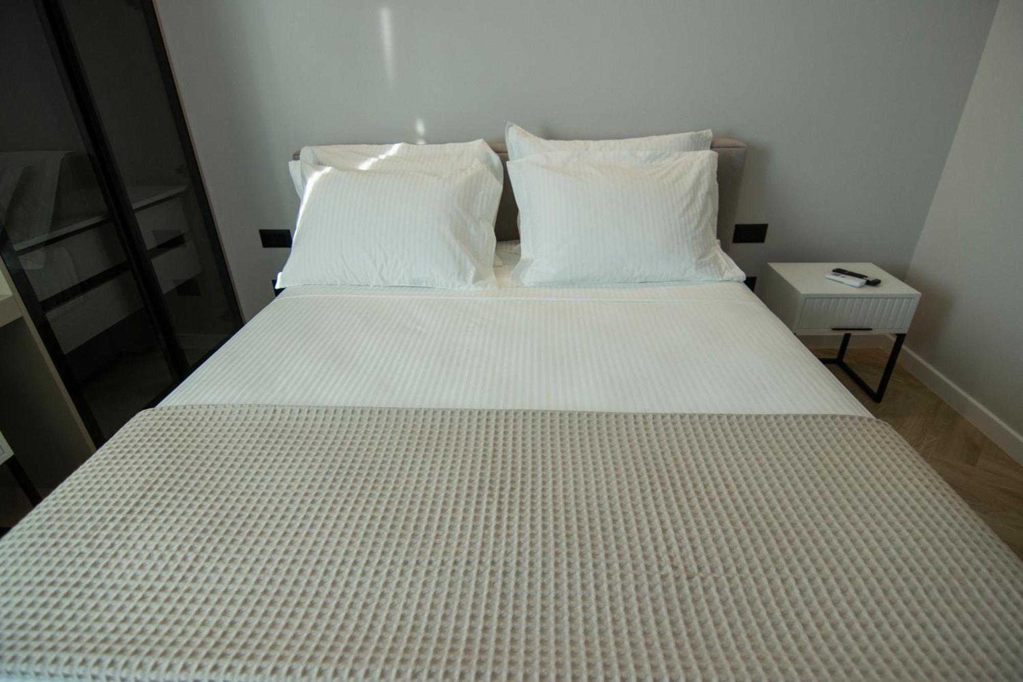 Mina Luxury Rooms 티라나 외부 사진