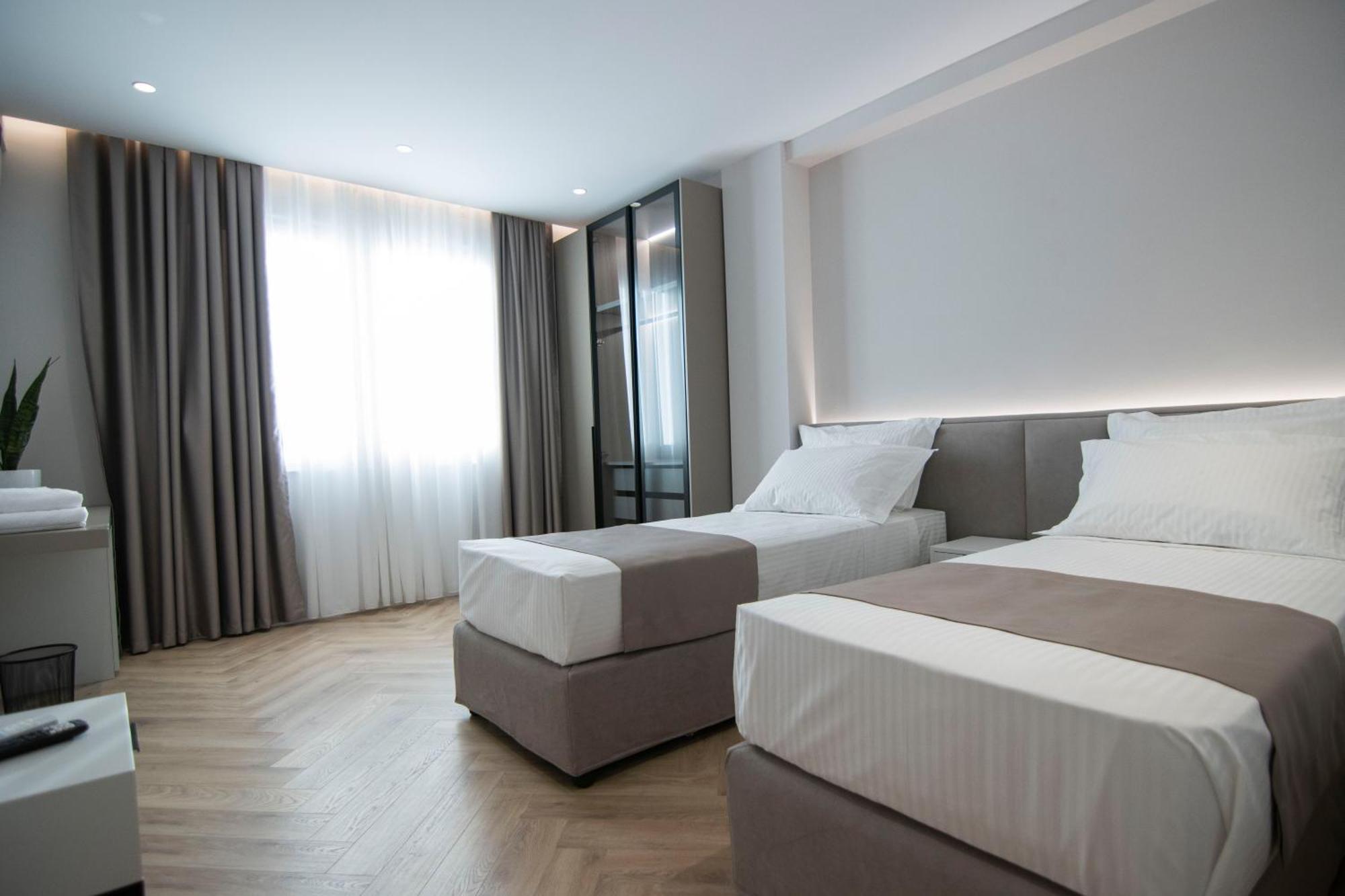 Mina Luxury Rooms 티라나 외부 사진