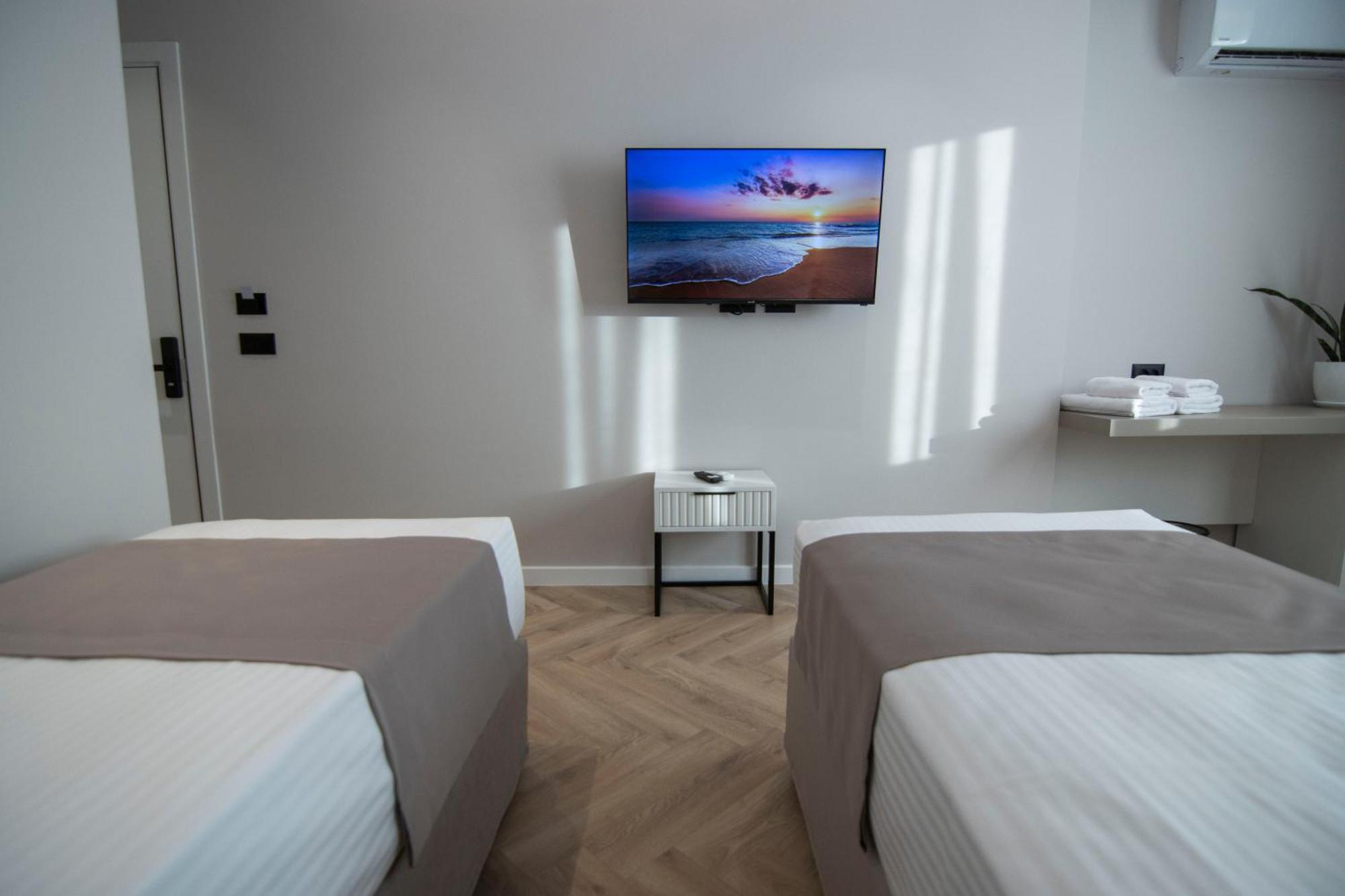 Mina Luxury Rooms 티라나 외부 사진