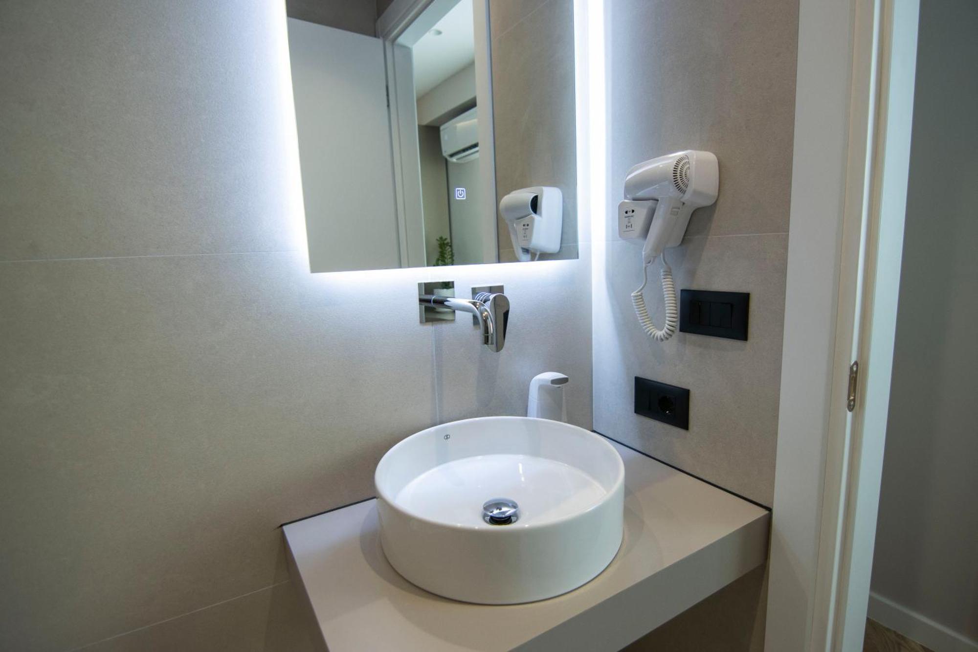 Mina Luxury Rooms 티라나 외부 사진