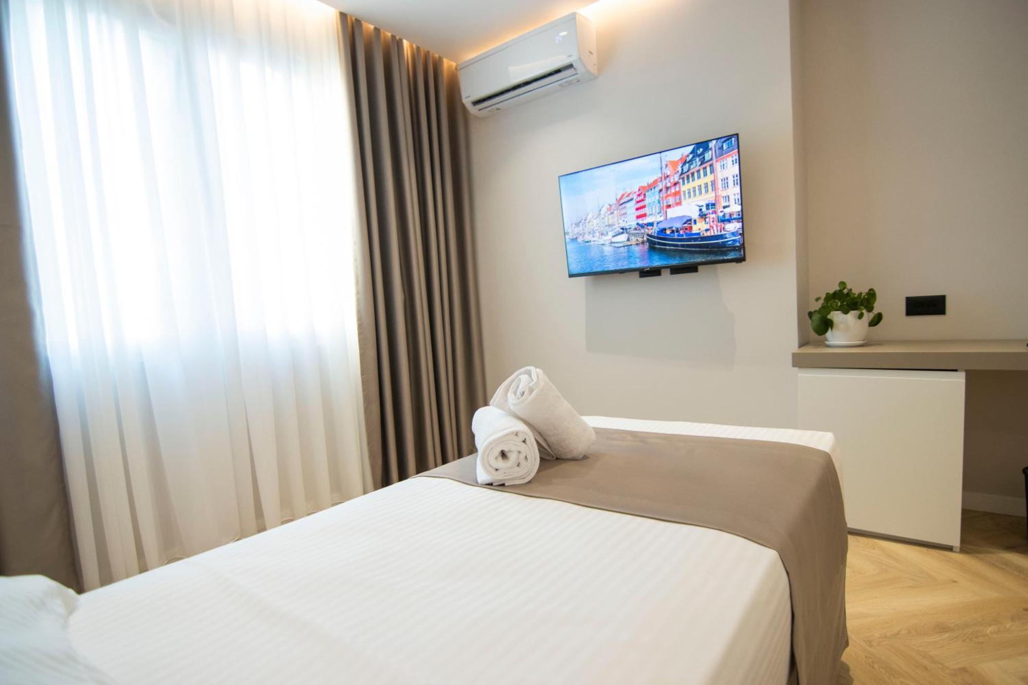 Mina Luxury Rooms 티라나 외부 사진